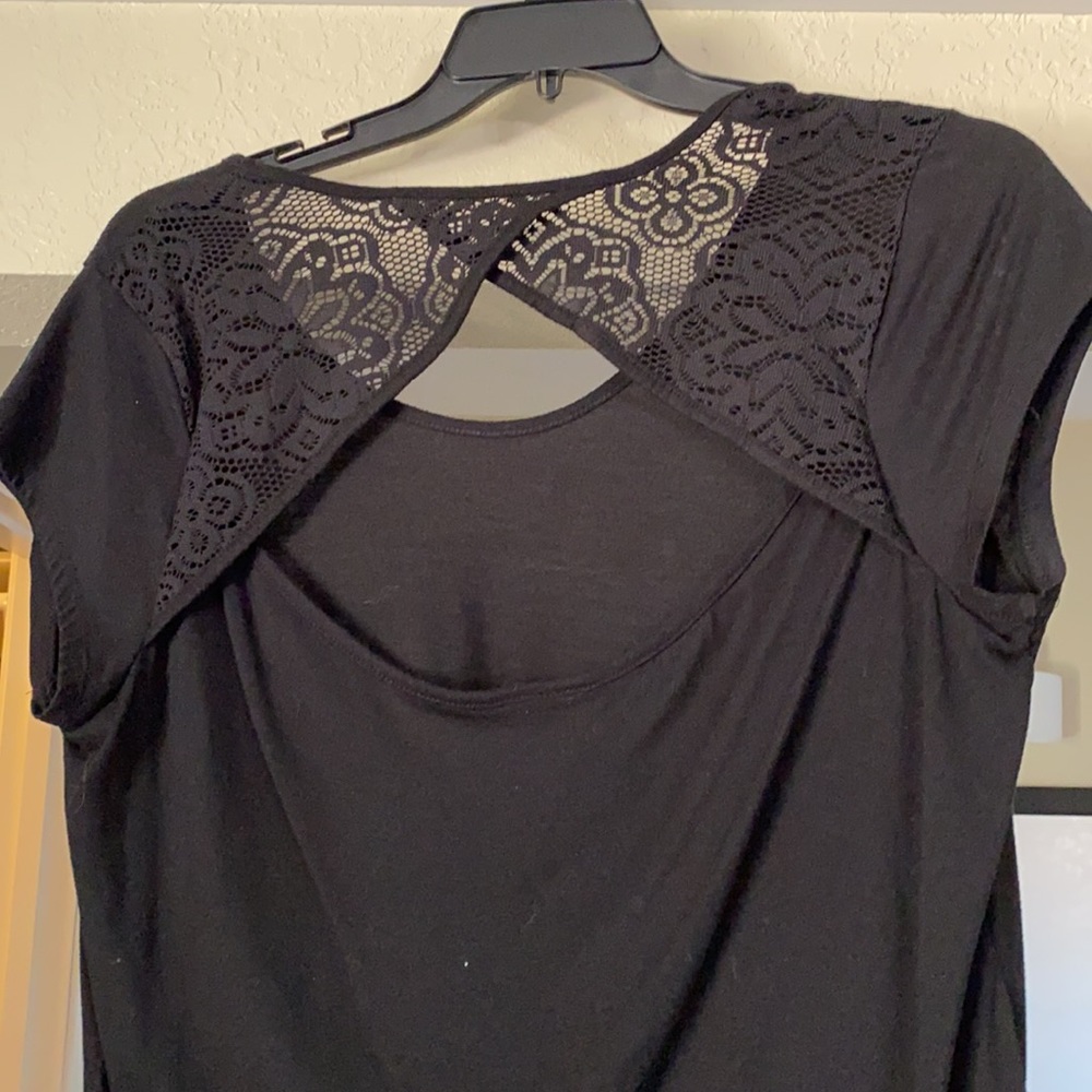 Mix and Co black top W/ lace back